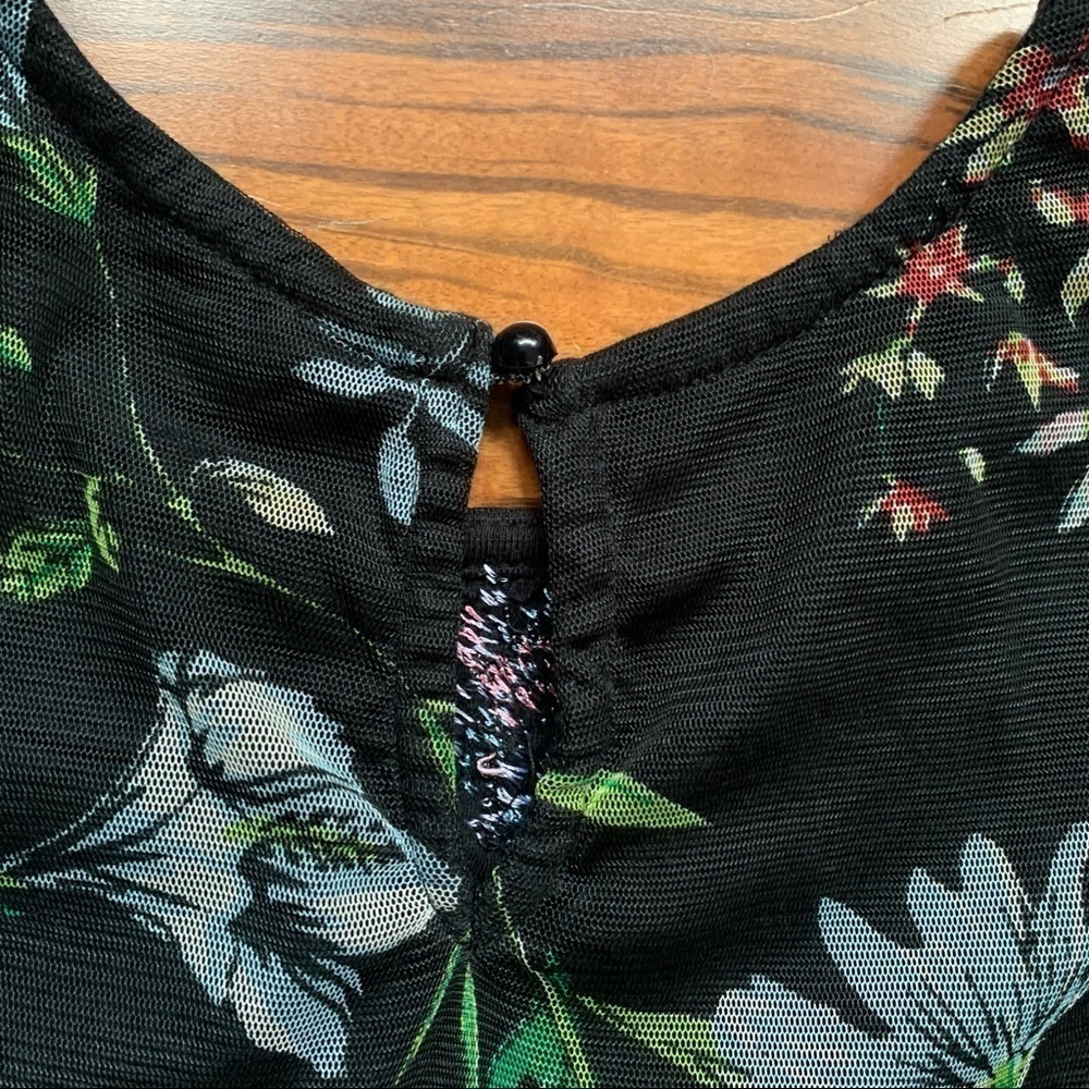 Hannah Embroidered Floral Top - Picture 6 of 6